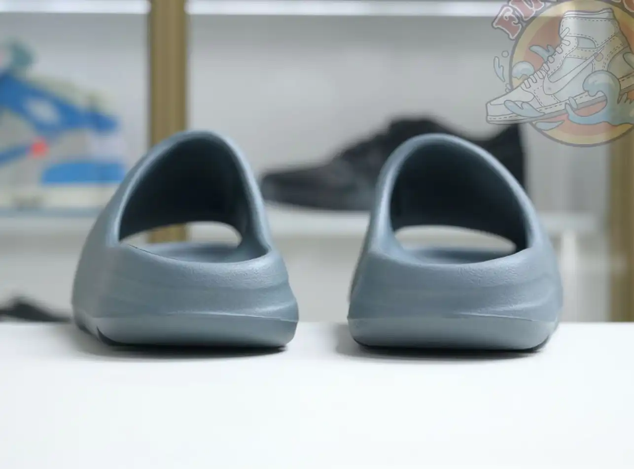 hype adidas originals Yeezy Slide 