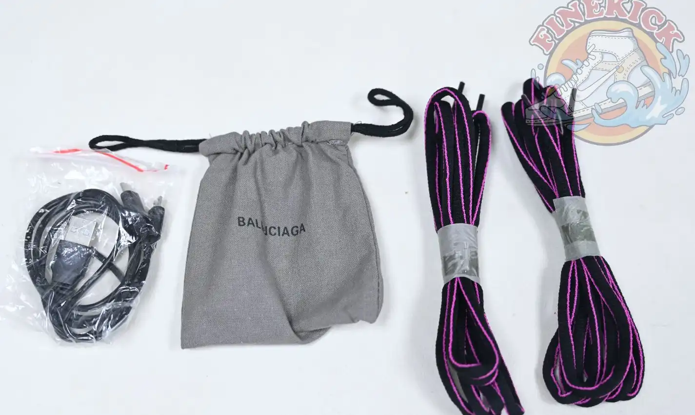 hype Balenciaga is available in all sizes. You cannot place an order on the website. You can contact customer service to purchase.BLGA  Track（LED）