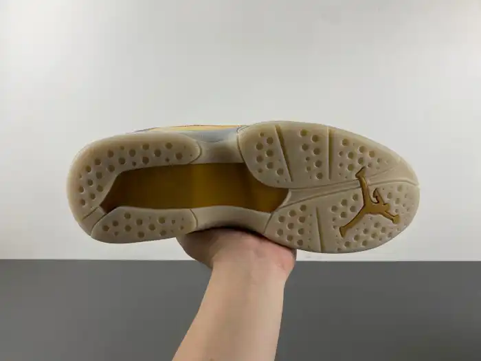 Jordan 8 Retro Champagne 832821-030