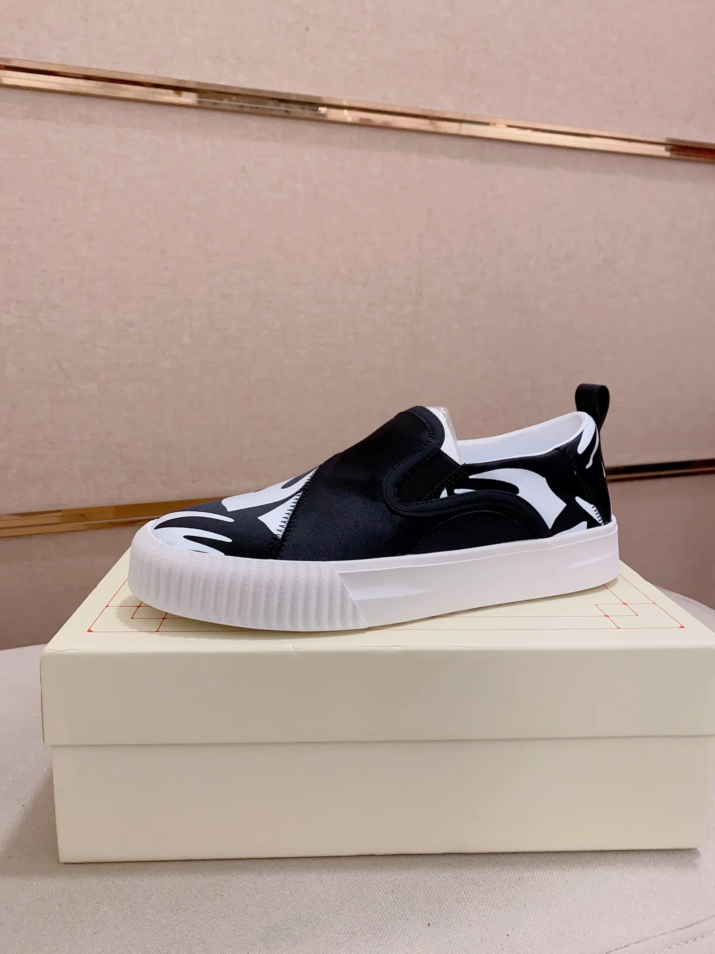 UrbanChic Alexander Mcqueen Sneakers 7274