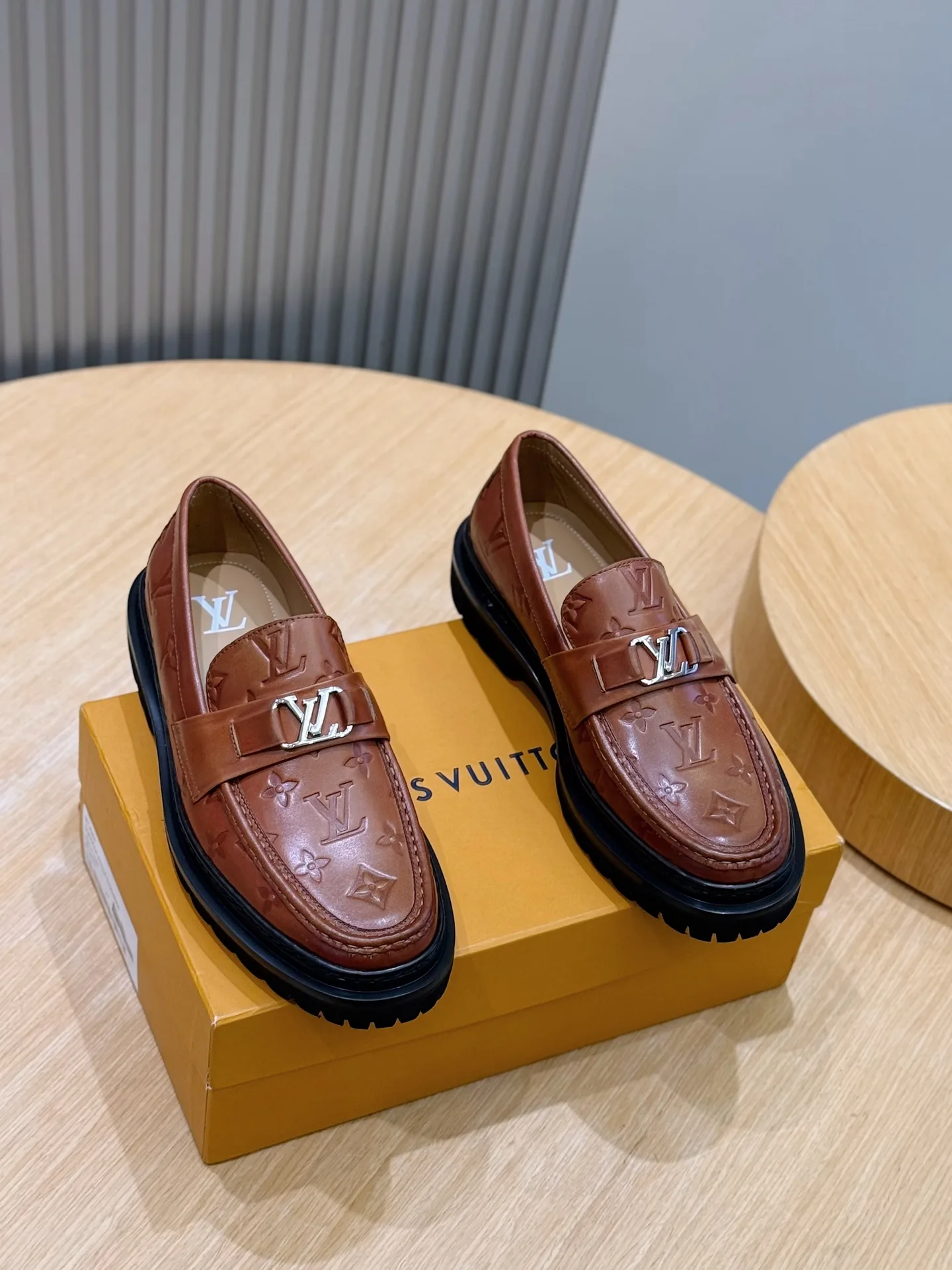 Durable Ami Loafers 6080