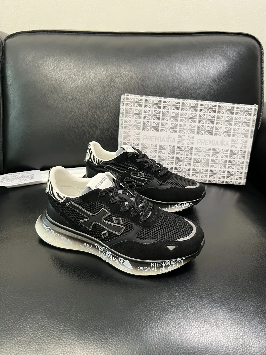 Ami Sneakers MoistureWicking 6115