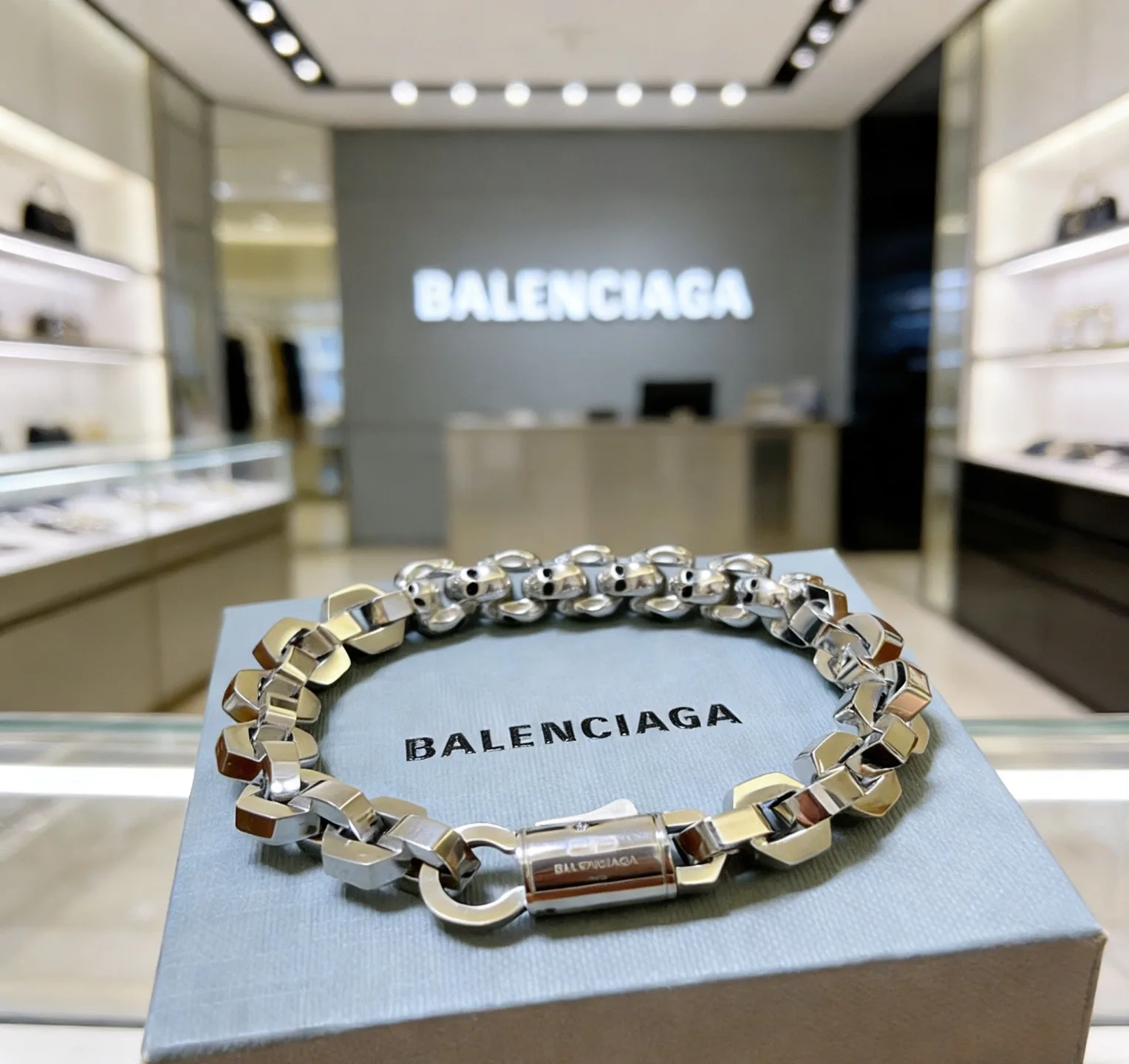 Snug Balenciaga Bracelet 4239