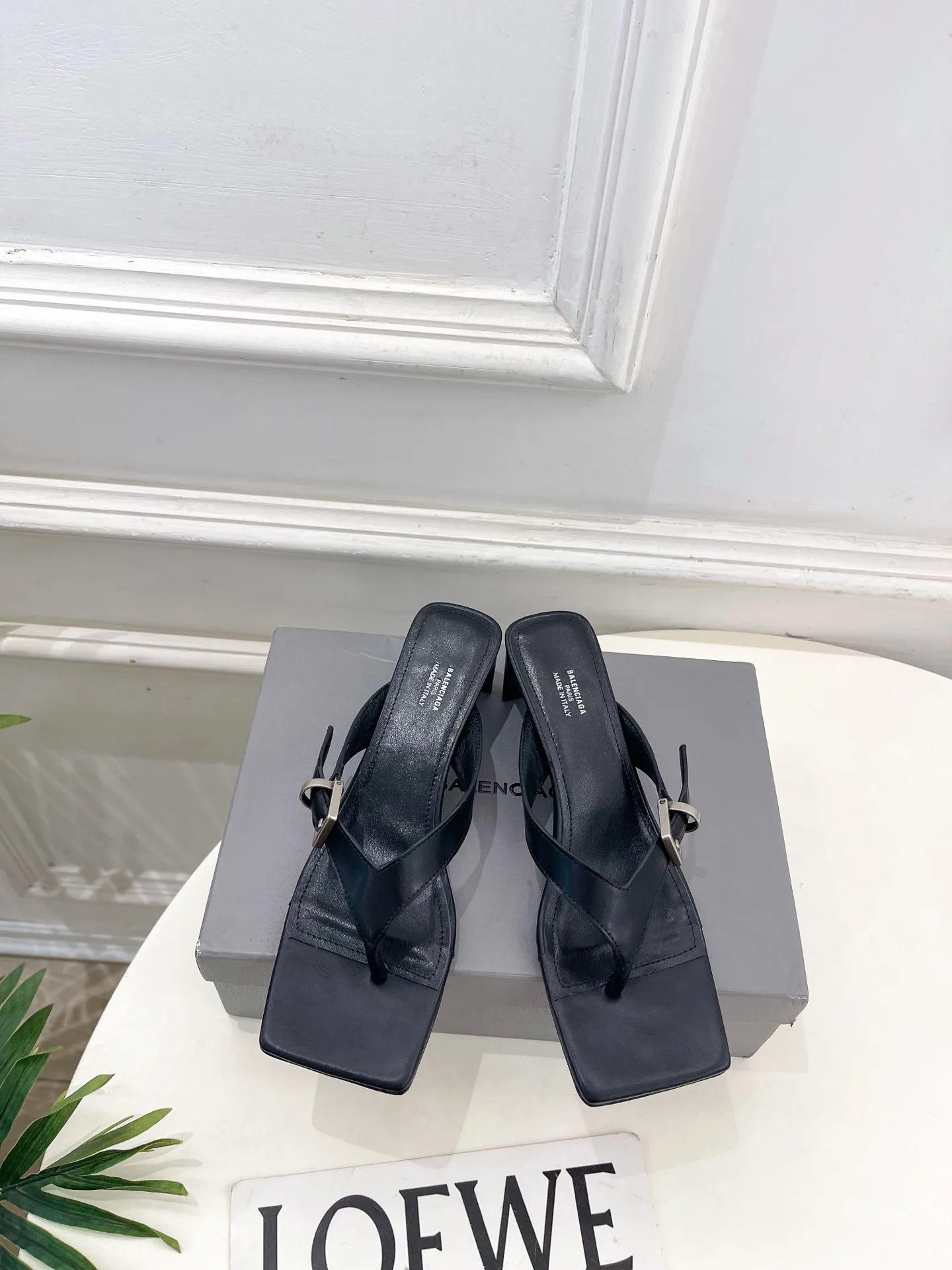 Elegant Balenciaga High Heel 4281