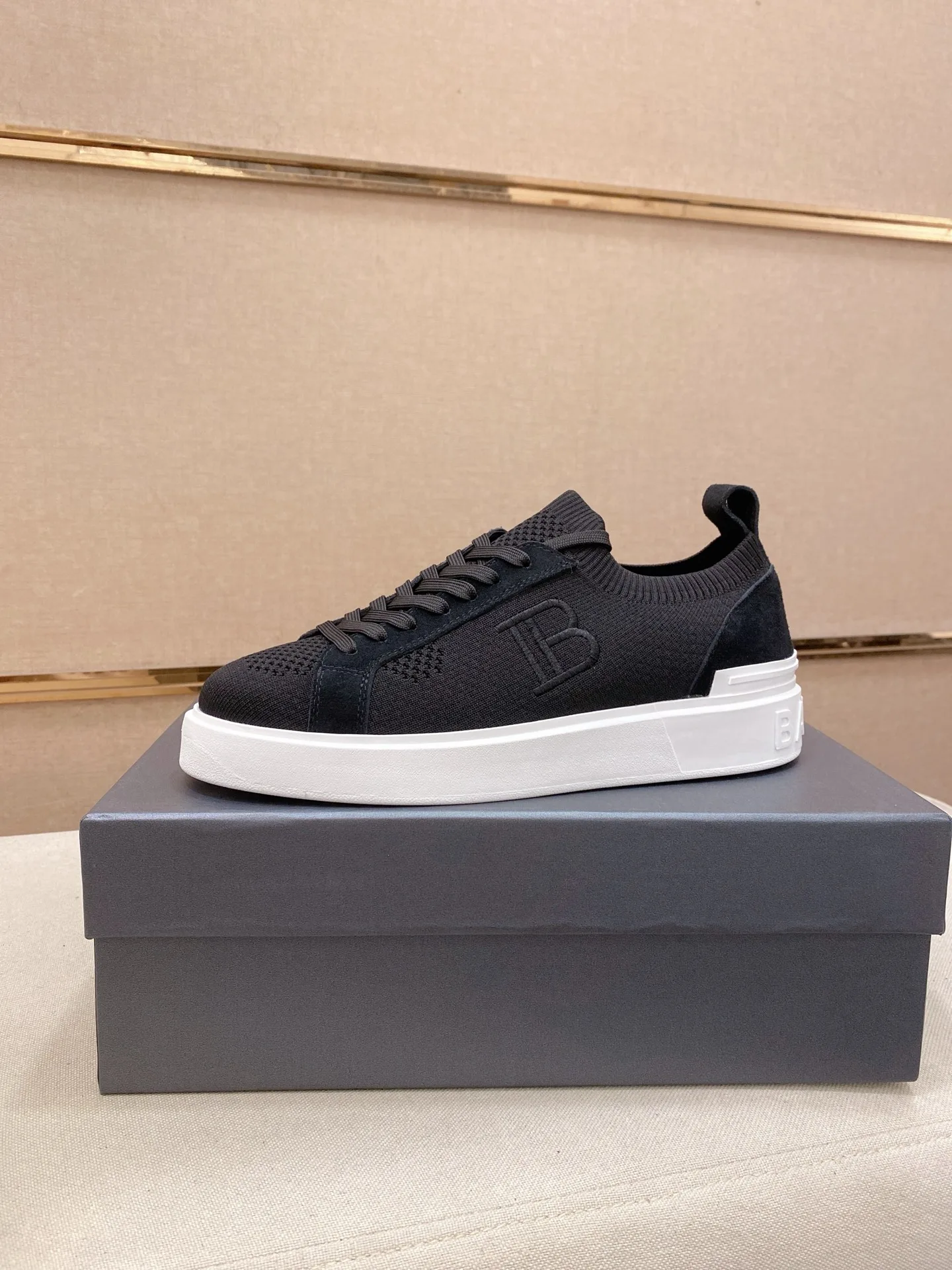QuickDry Balmain Sneakers 7474