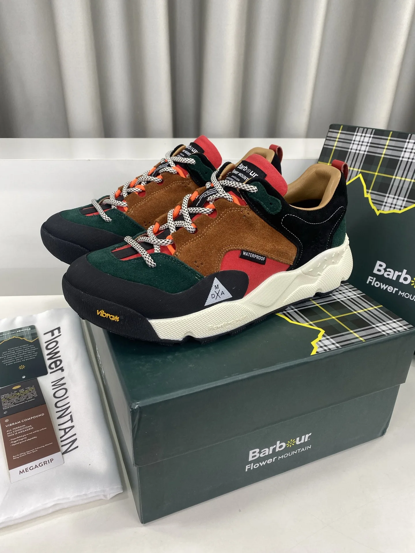 Barbour Hiking Boots Unisex 7717