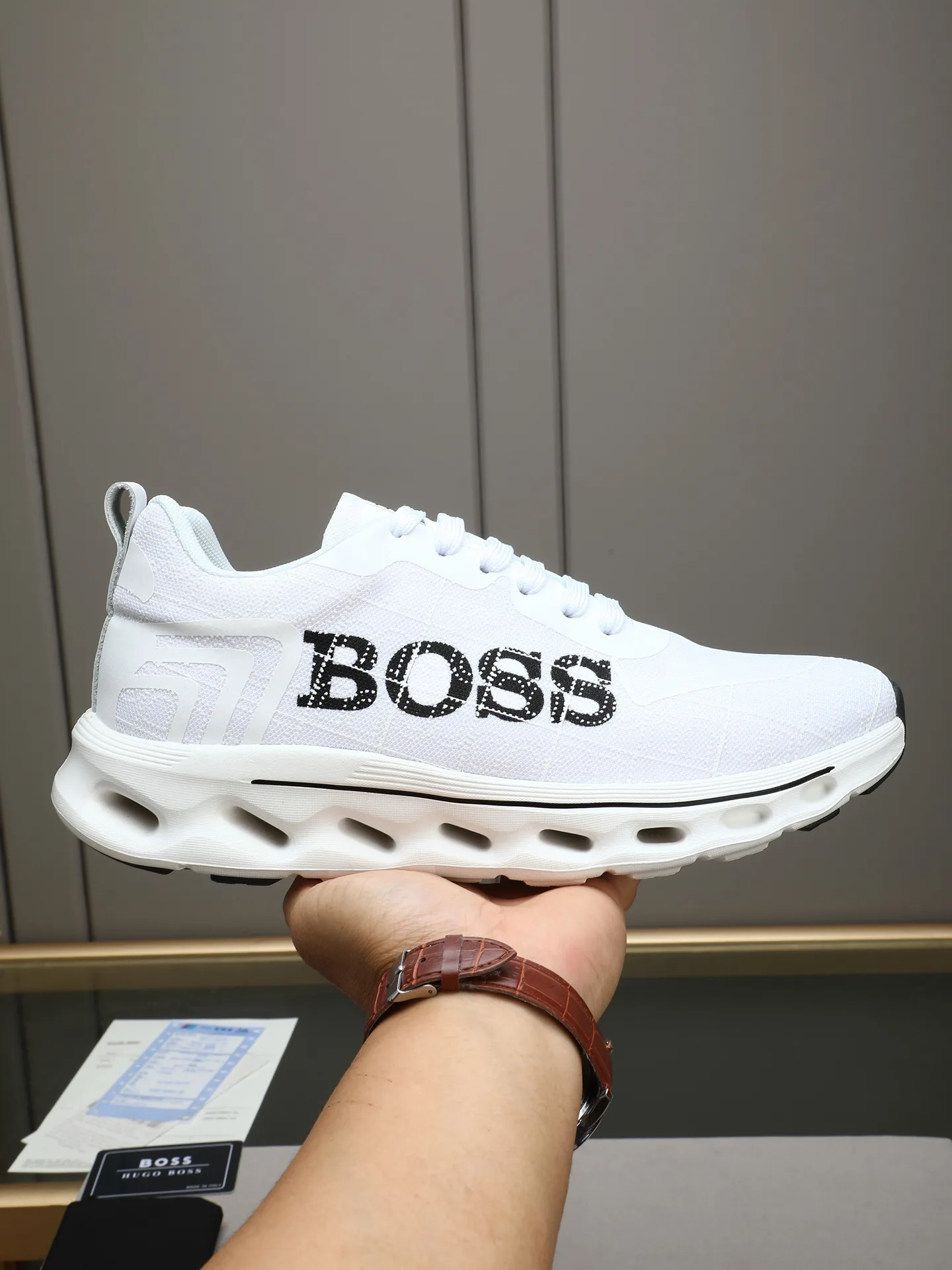 SmoothTexture Boss Sneakers 6419