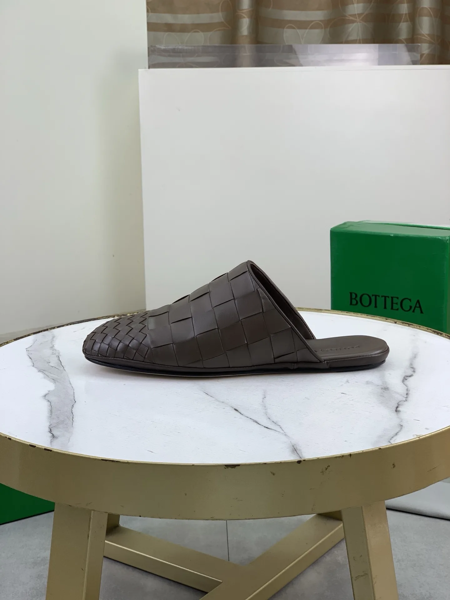 RelaxedFit Bottega Veneta Leather Shoes 7353