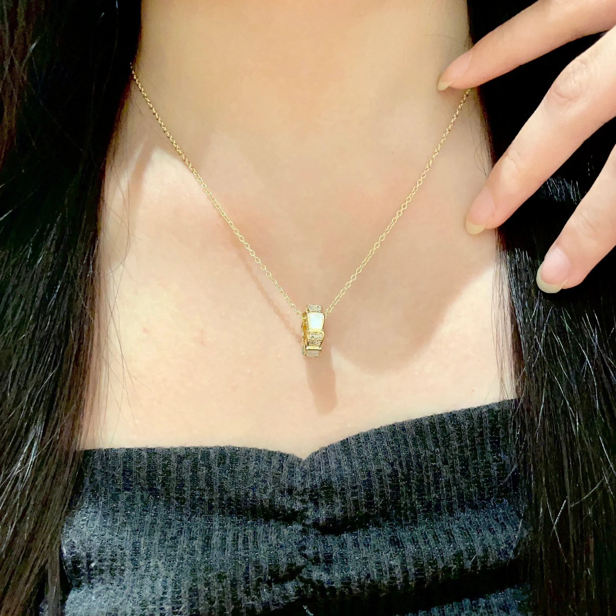 Elegant Bulgari Necklace 7179