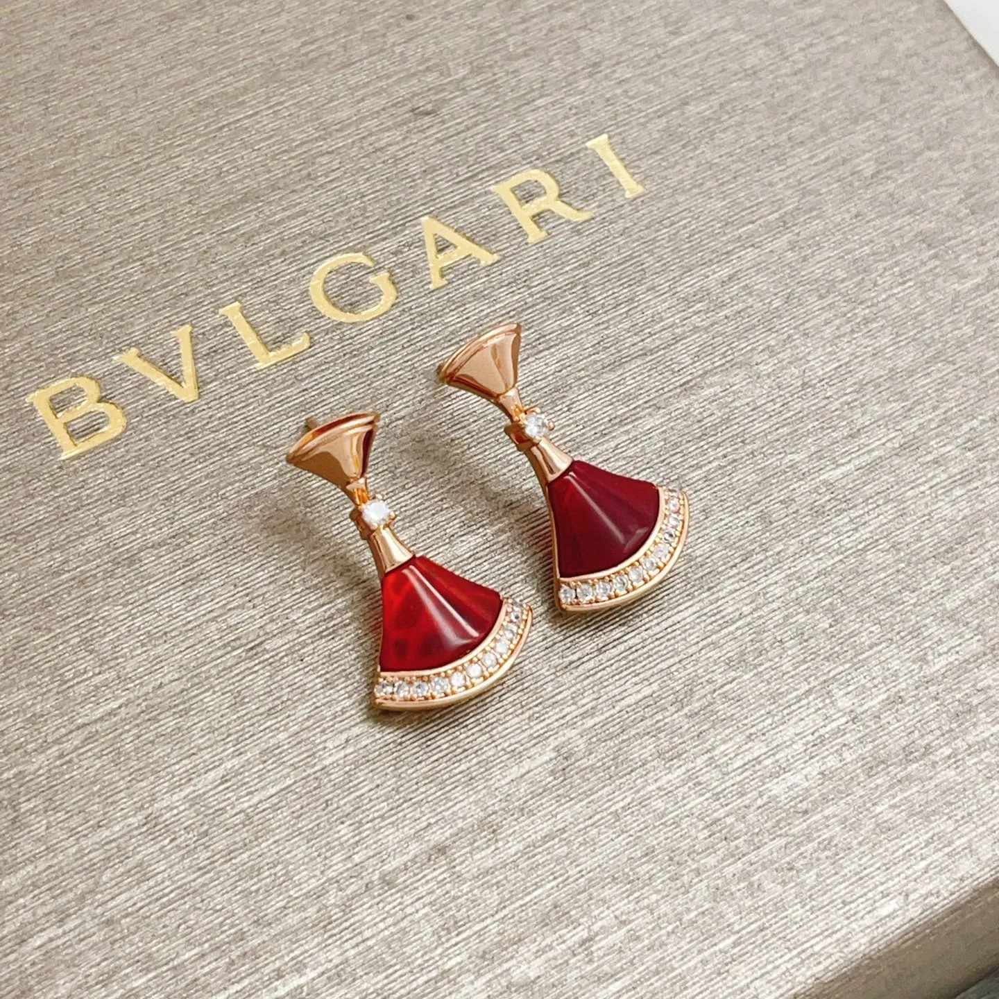 WellDesigned Bvlgari Earrings 5084