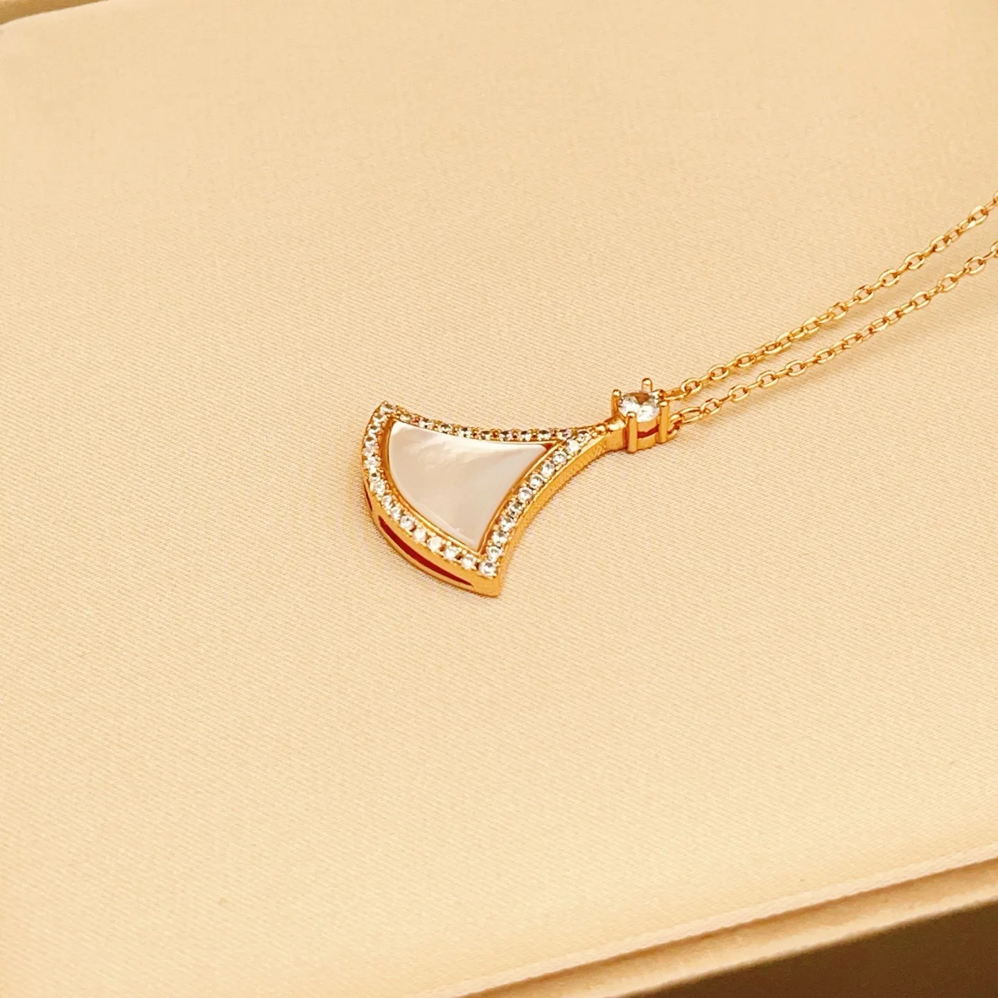 Bvlgari Necklace Durable 5160