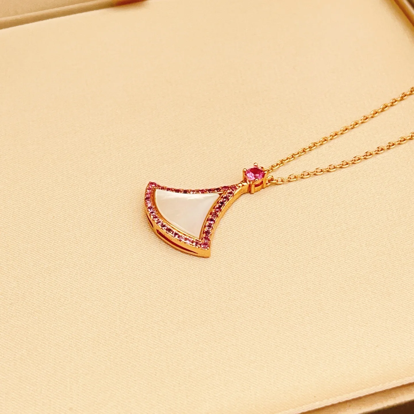 Supportive Bvlgari Necklace 5161