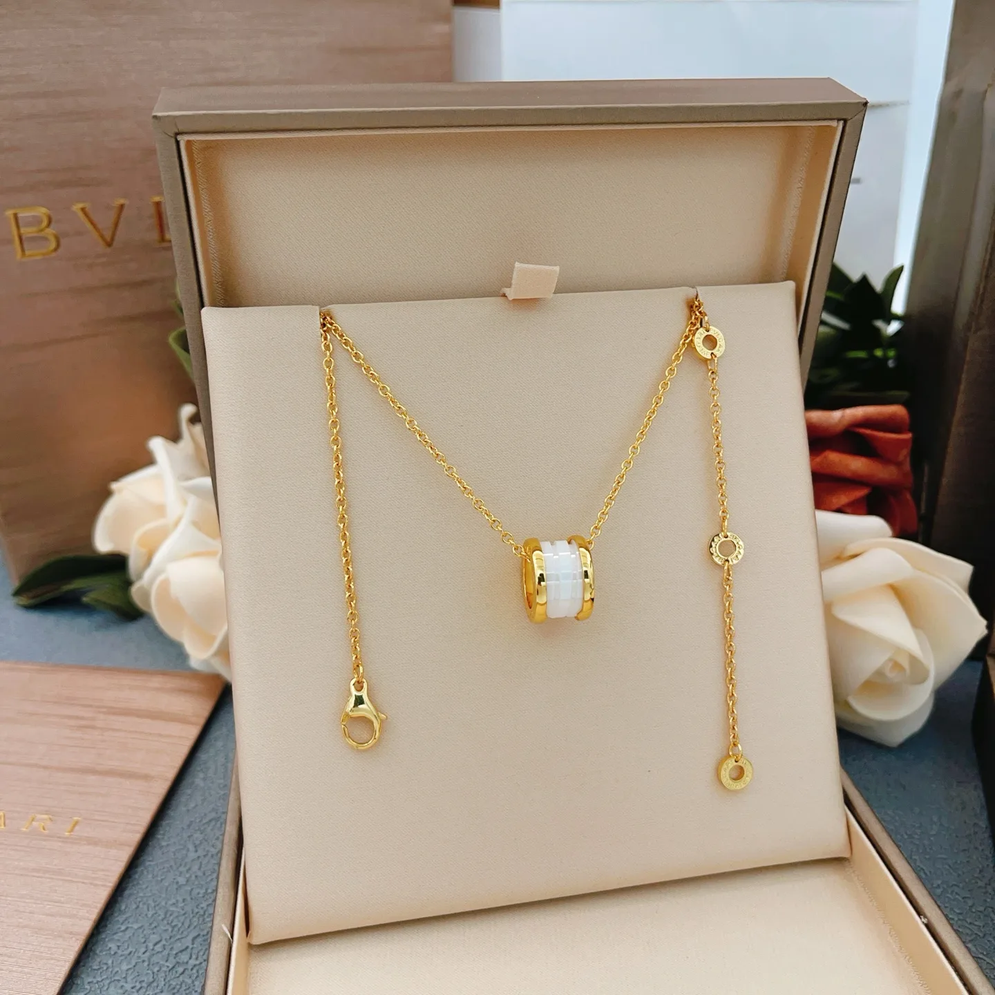Sophisticated Bvlgari Necklace 5162