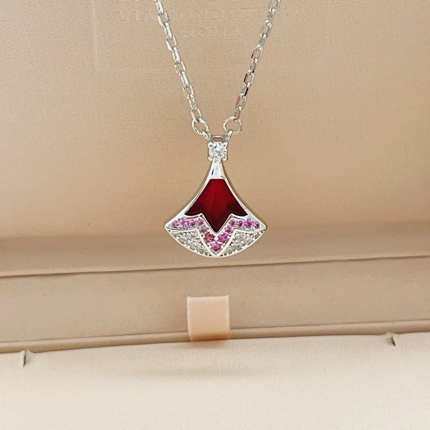 Sporty Bvlgari Necklace 5184