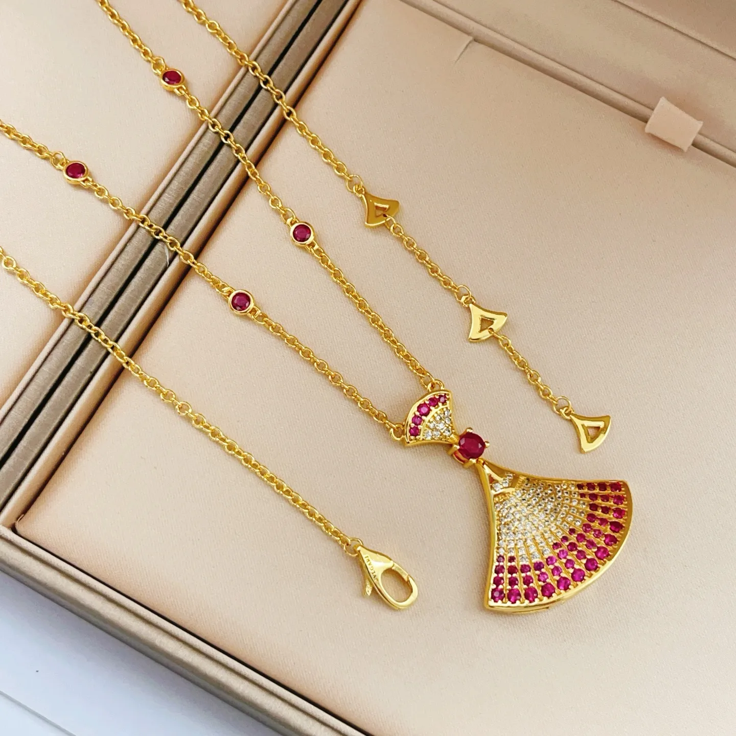 Comfortable Bvlgari Necklace 5105