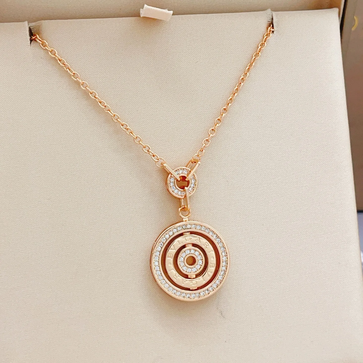 Sleek Bvlgari Necklace 5112