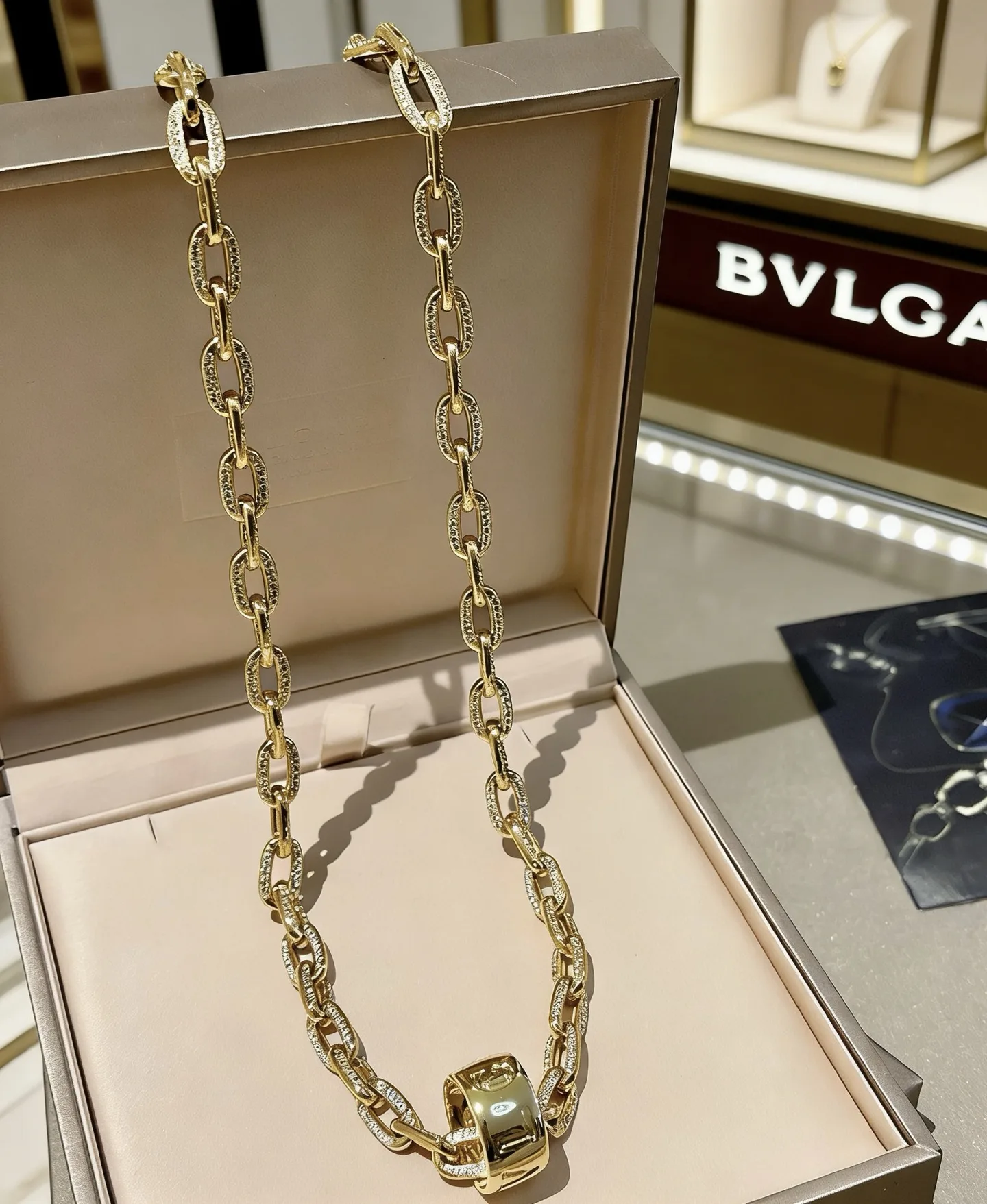 Practical Bvlgari Necklace 5141