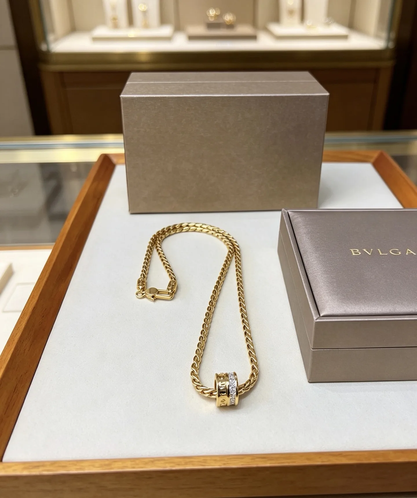 Bvlgari Necklace Compact 5134