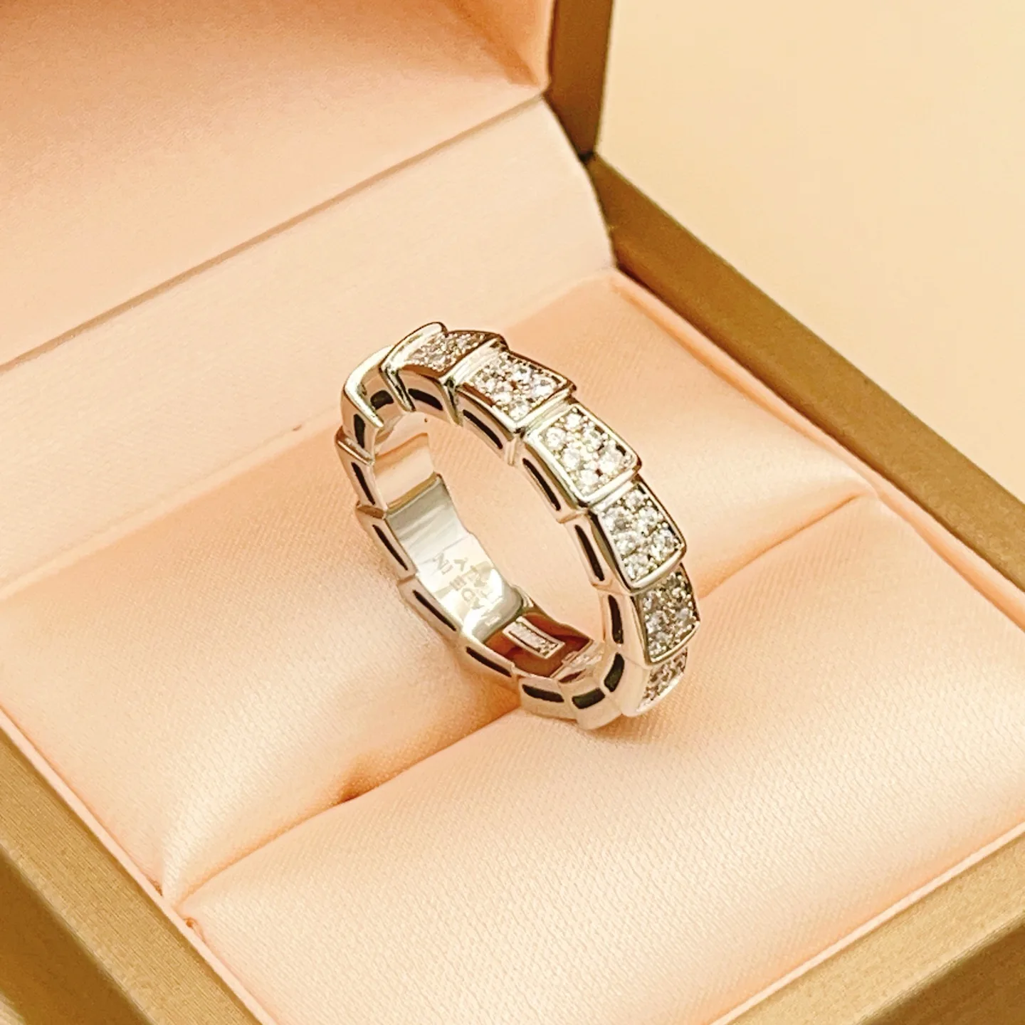 Comfortable Bvlgari Ring 5239