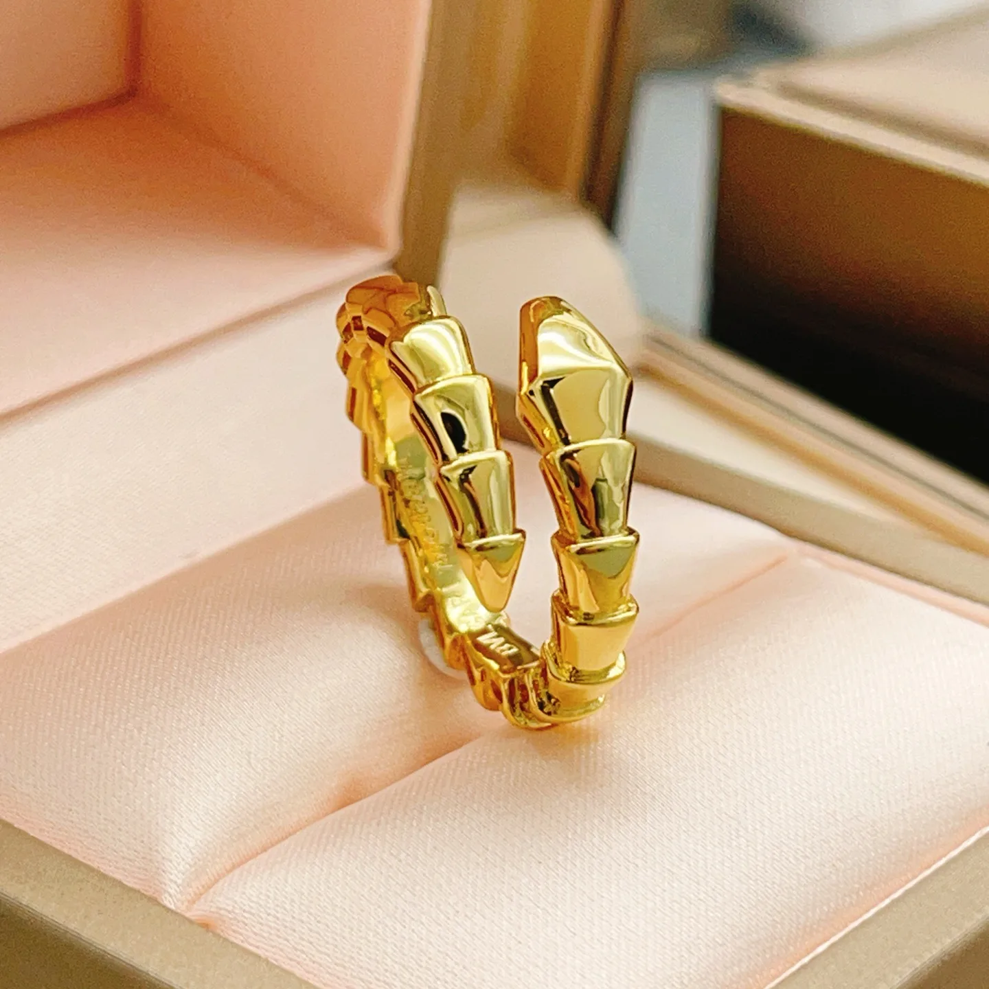 Chic Bvlgari Ring 5232