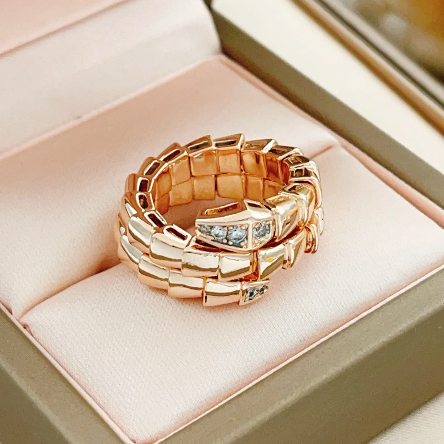 Bvlgari Ring Resilient 5246
