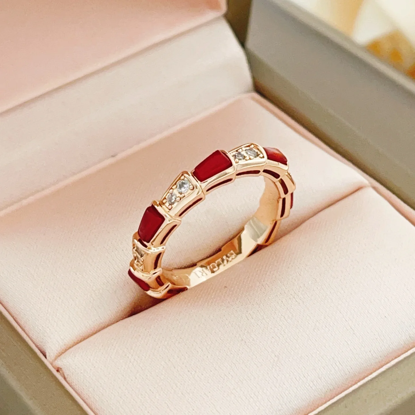 Flexible Bvlgari Ring 5251