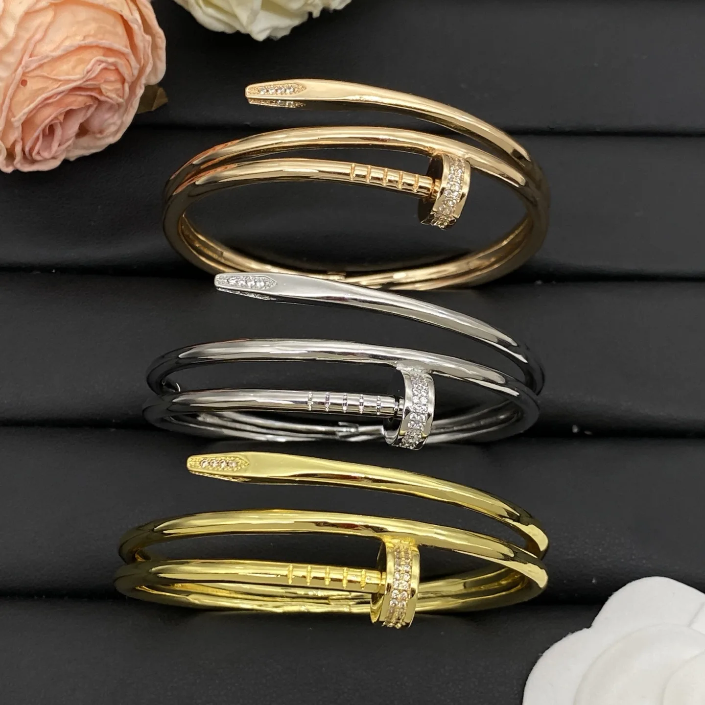 Cartier Bracelet SmoothTexture 5008