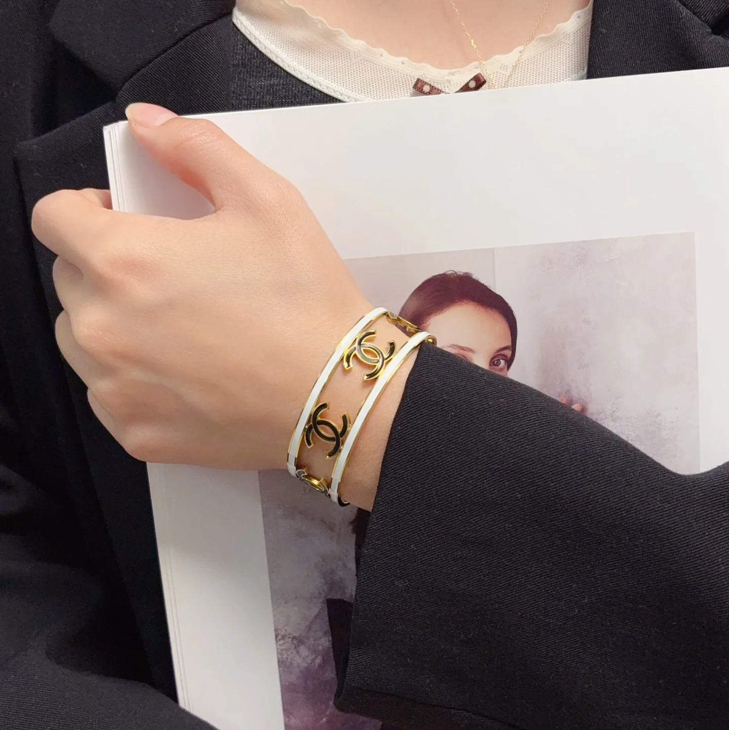 Chic Chanel Bracelet 2823