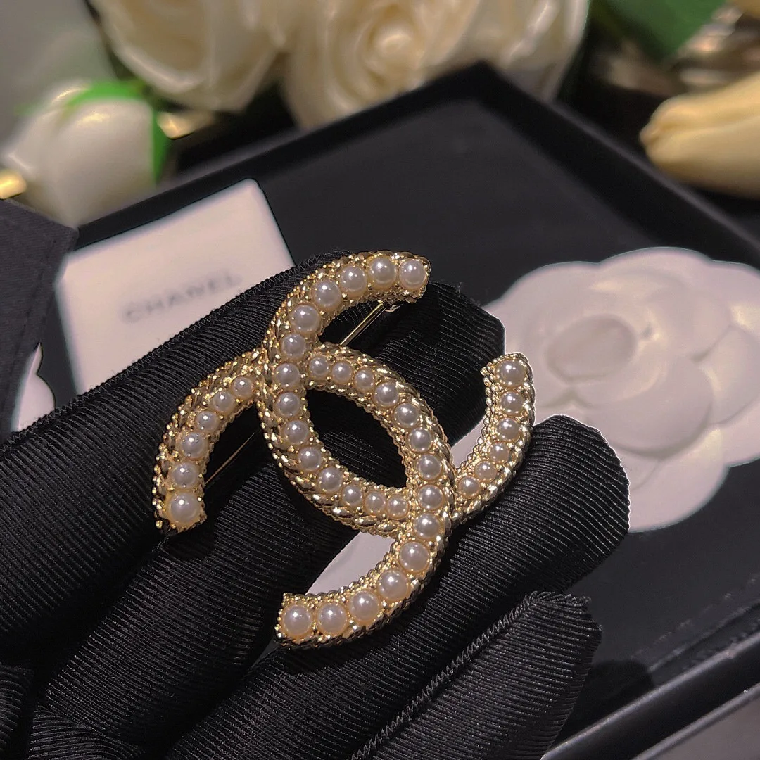 Chanel Brooch Affordable 2913