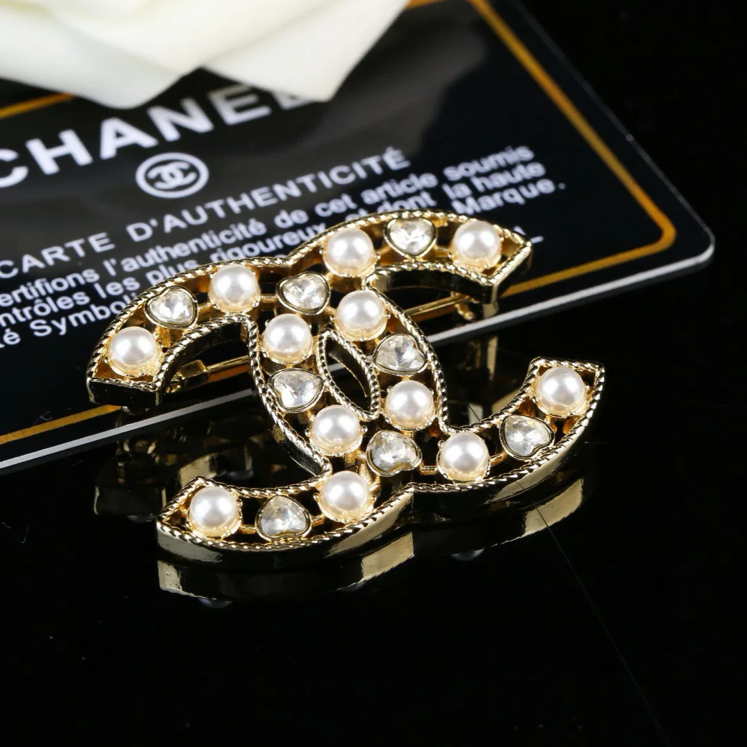 Chanel Brooch SmoothTexture 2883