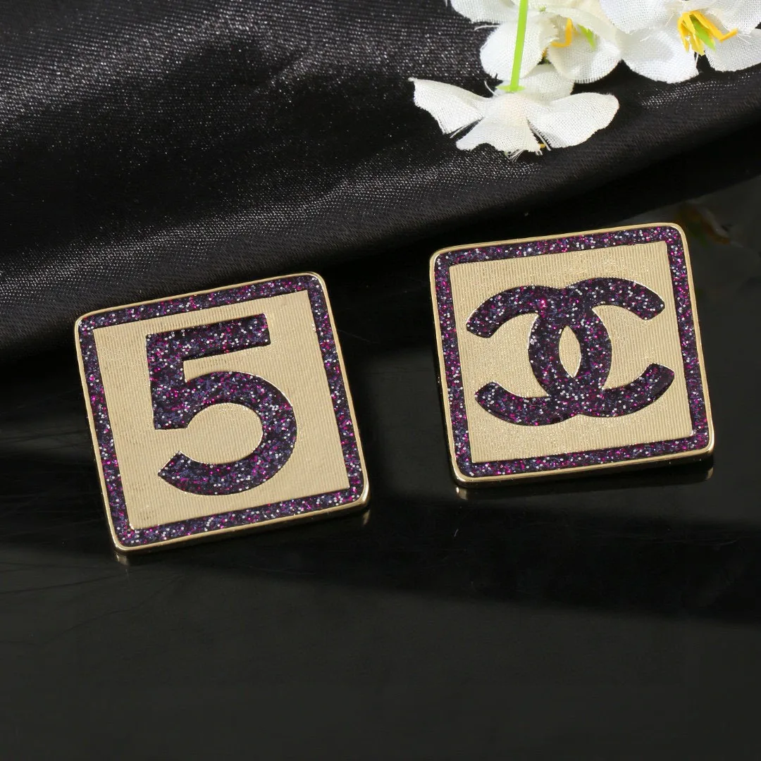 Chanel Brooch TimelessDesign 2865