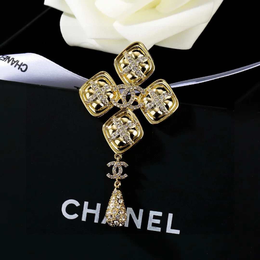 Chanel Brooch Comfortable 2901