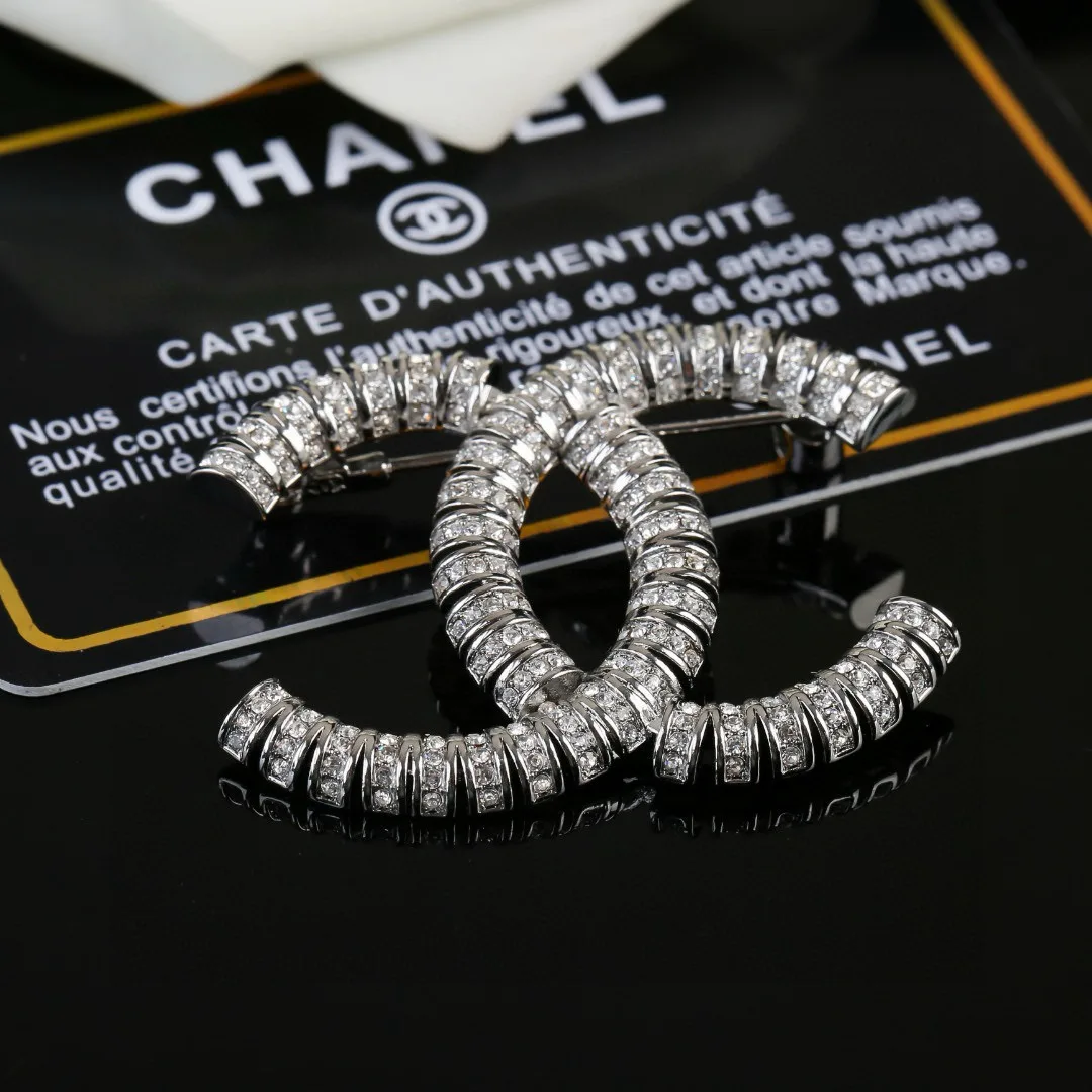 TopPick Chanel Brooch 2905