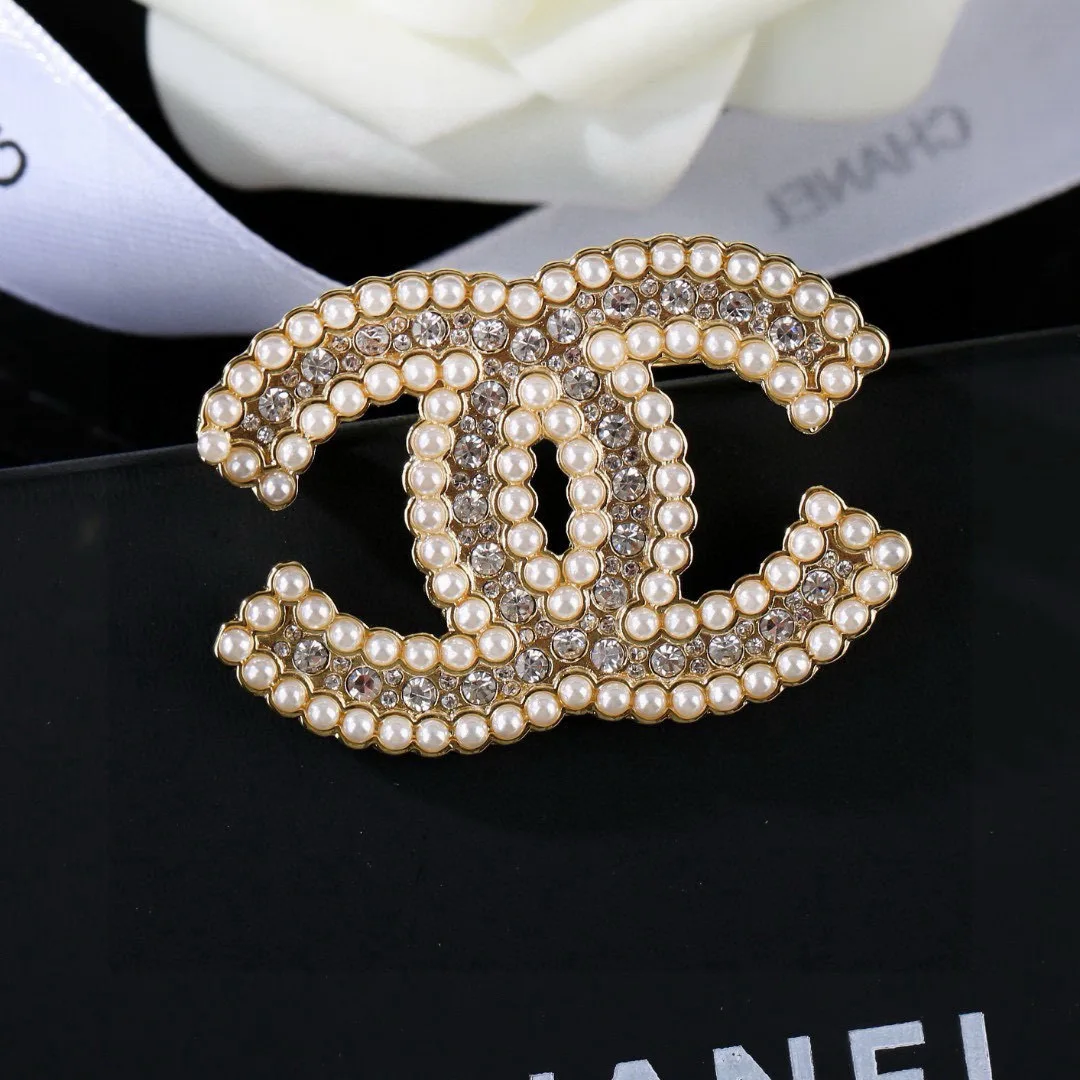 Chanel Brooch Comfortable 2908