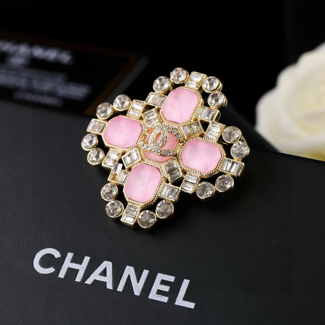 Chanel Brooch Classic 2900