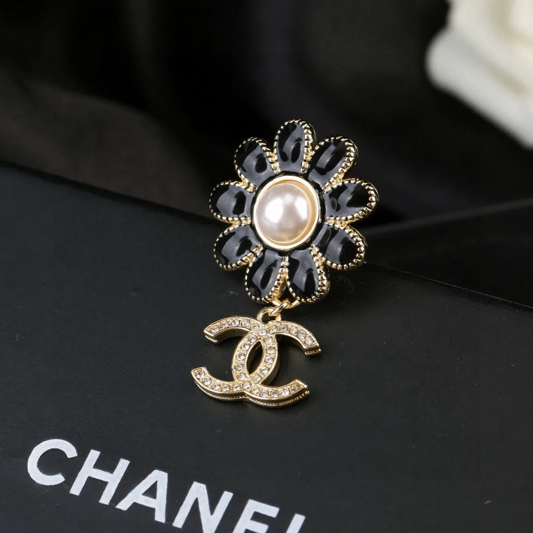 Chanel Brooch UrbanStyle 2863