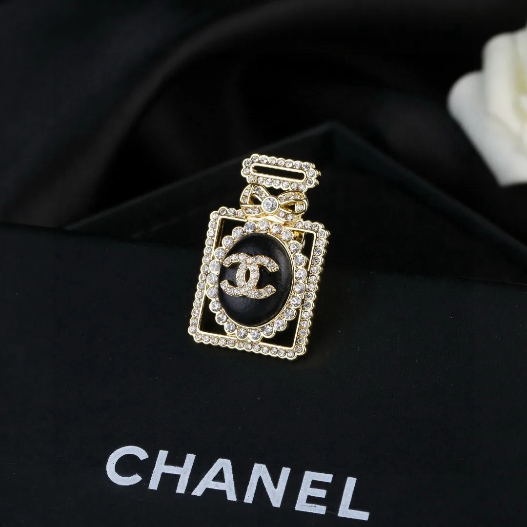 ZipUp Chanel Brooch 2876