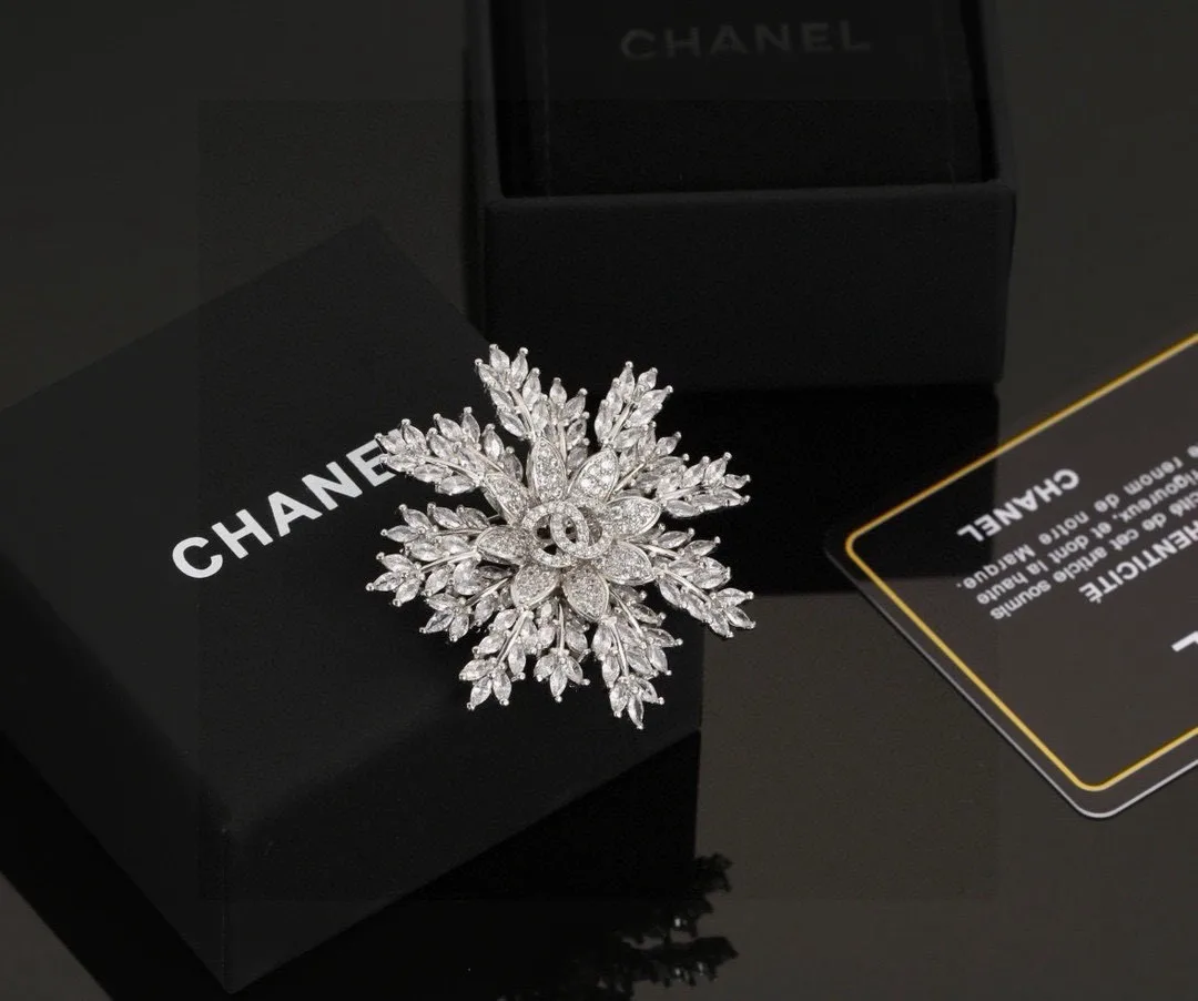 Chanel Brooch Stretchable 2854