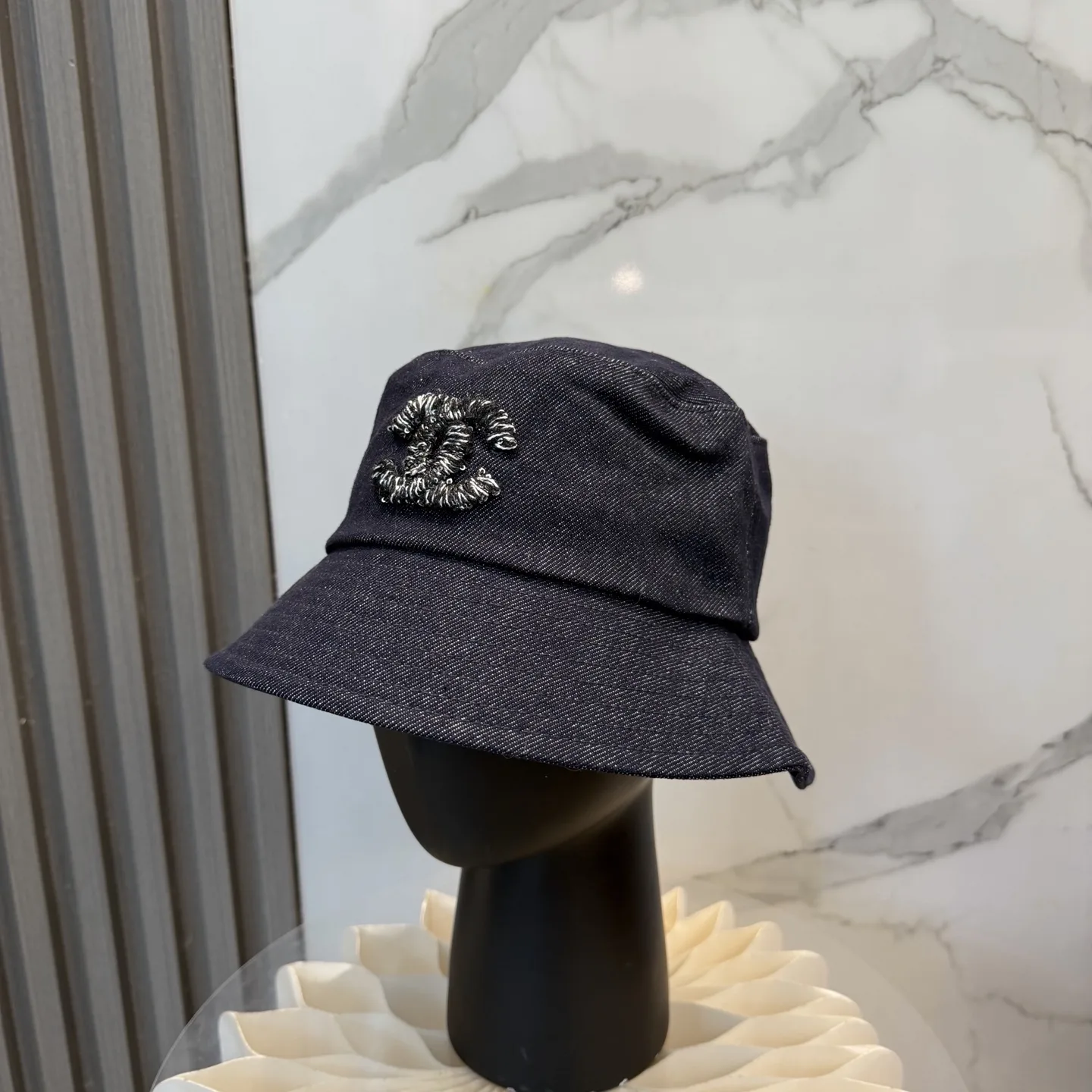 Resilient Chanel  Wear 2951