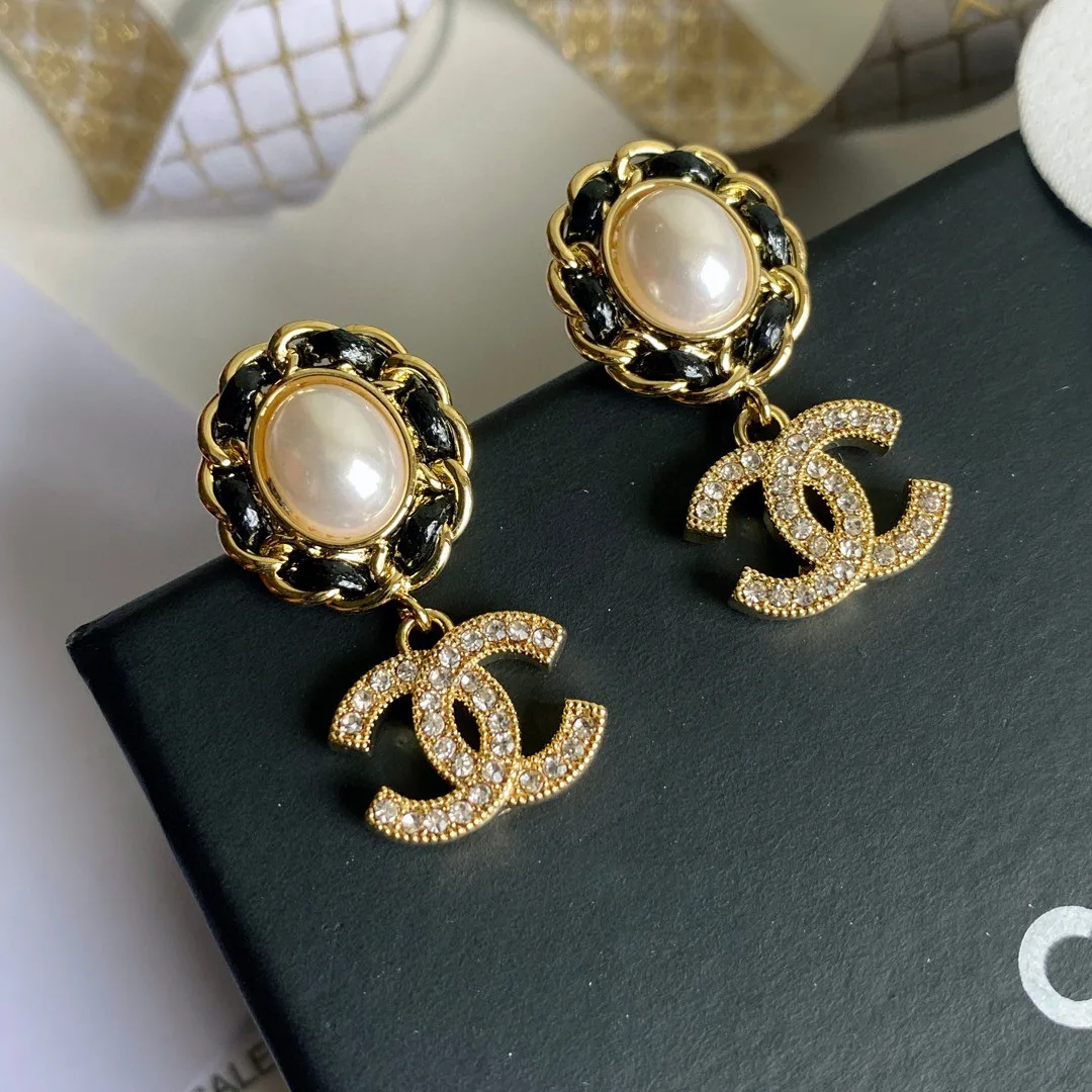 Chanel Earrings Breathable 3152