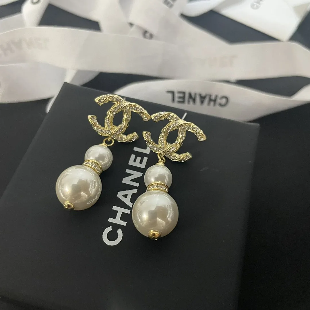 Chanel Earrings Trendsetting 3046