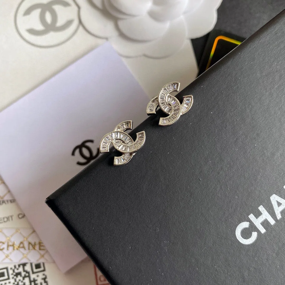 Chanel Earrings Trendsetting 3247