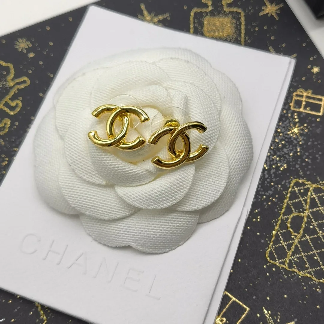 Comfortable Chanel Earrings 3031
