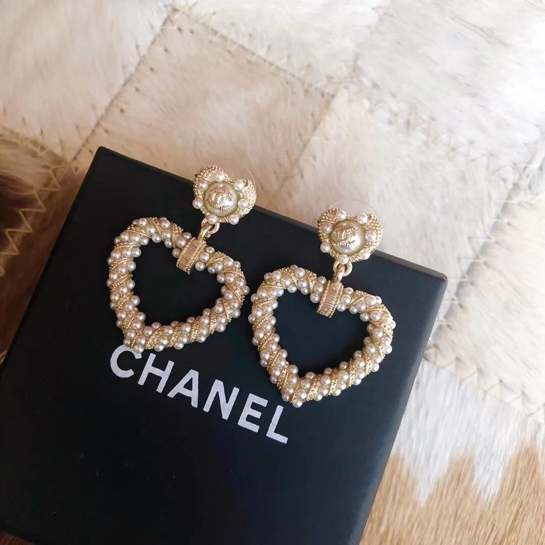 Comfortable Chanel Earrings 3206