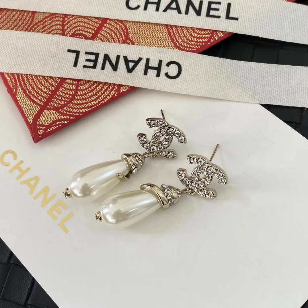 Supportive Chanel Earrings 3215