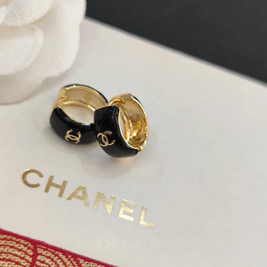 Elegant Chanel Earrings 3195