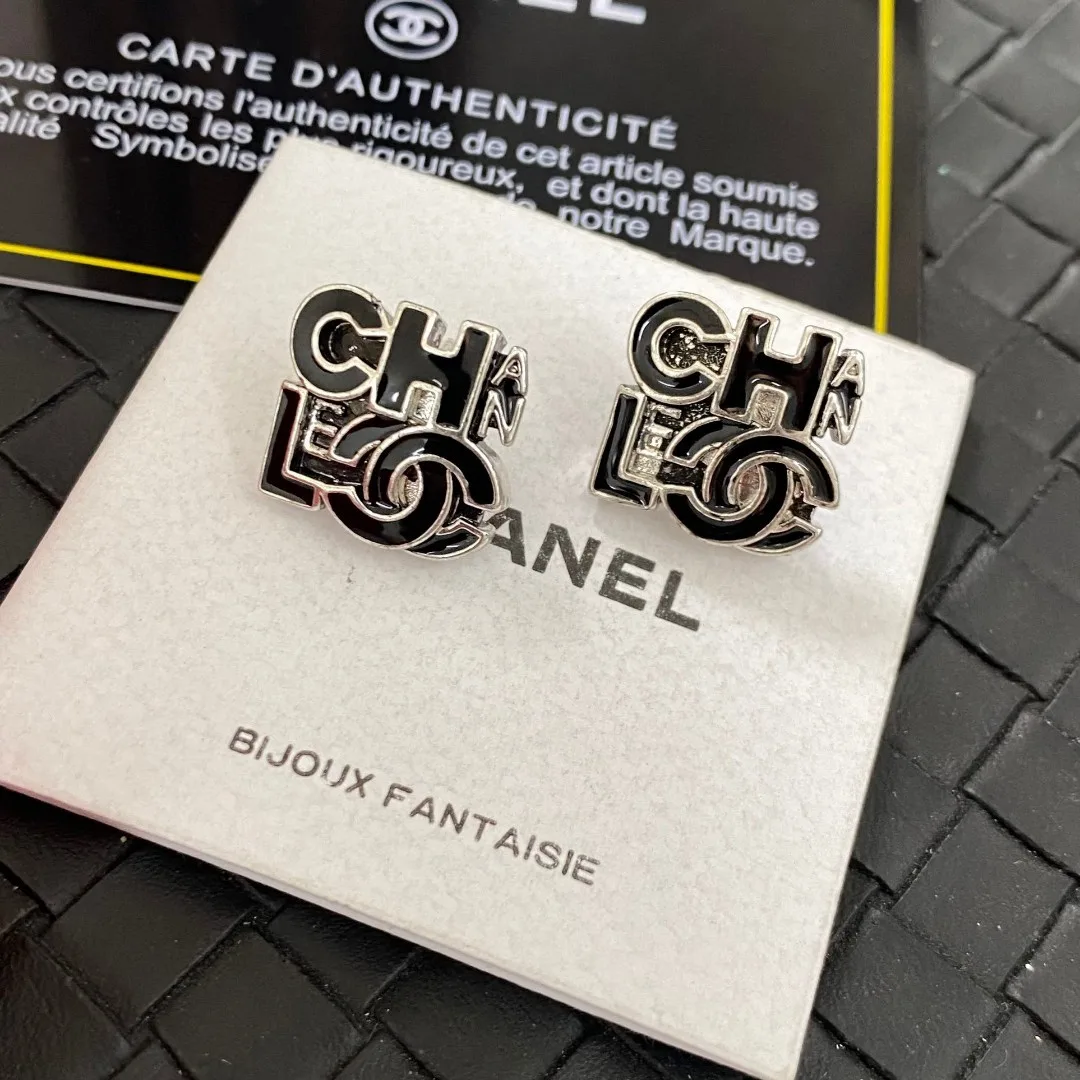 Comfortable Chanel Earrings 3389
