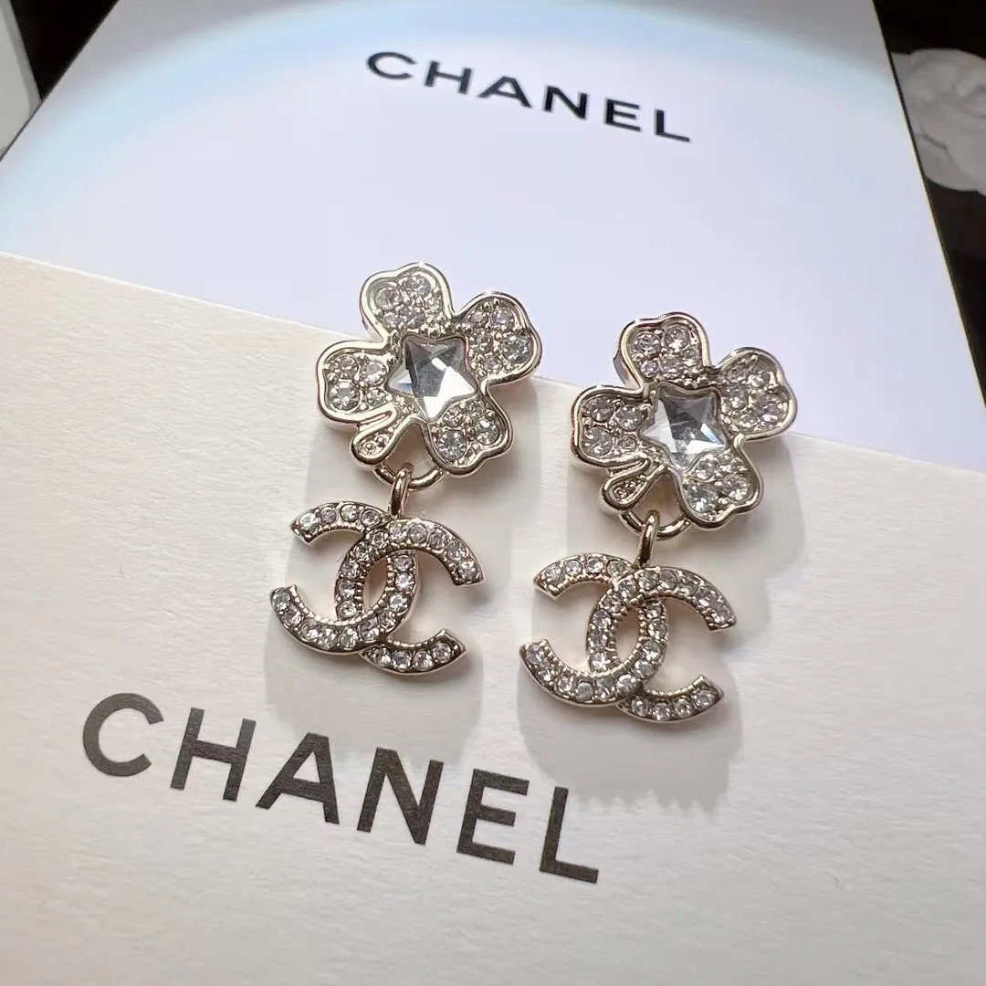 Fashionable Chanel Earrings 3187