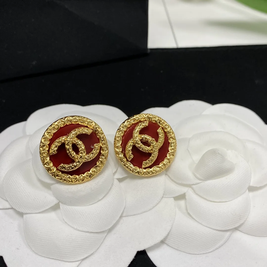 Sophisticated Chanel Earrings 3132