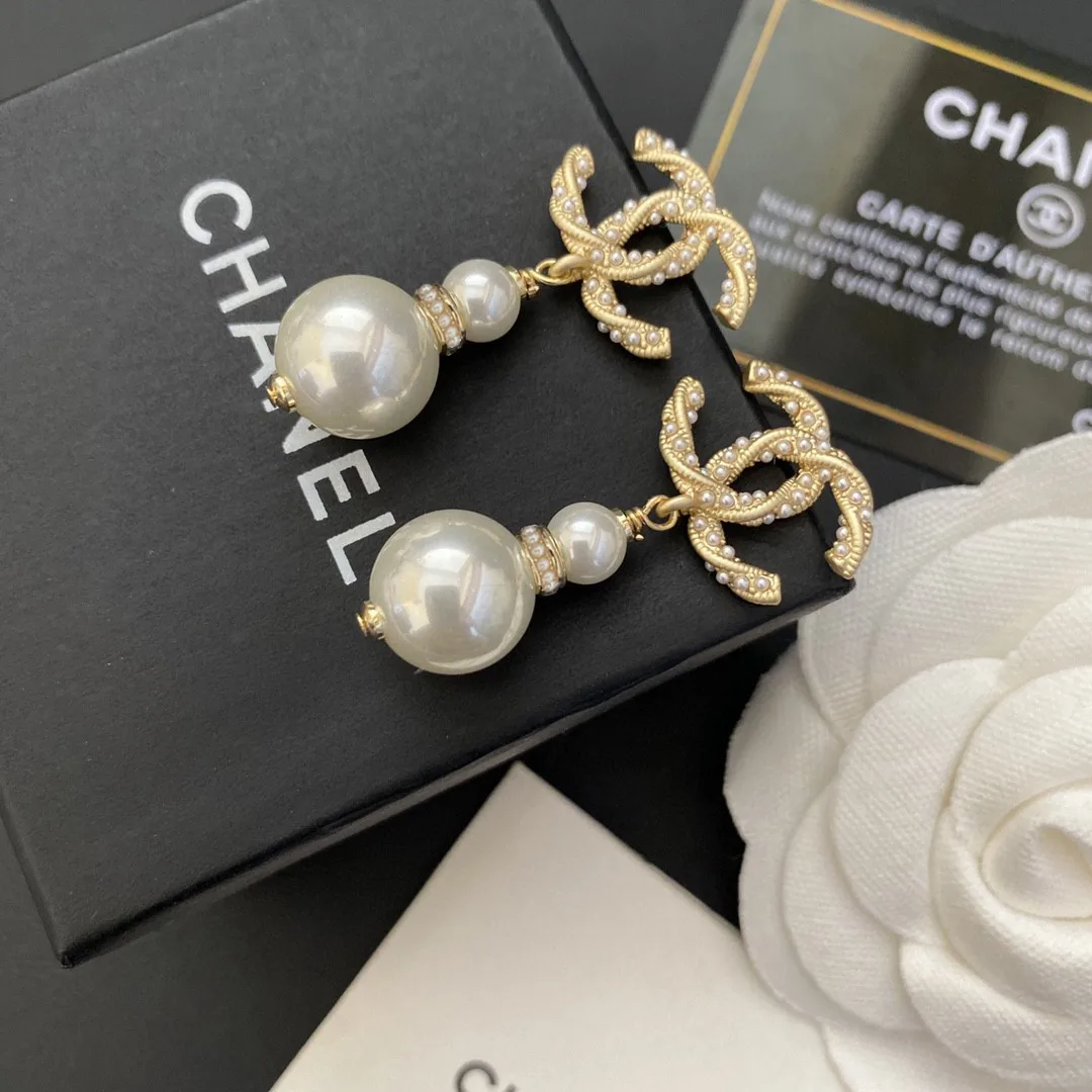 Stylish Chanel Earrings 3168